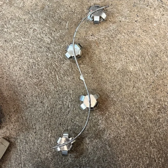 Vintage Silver Tone Metal 4 Holder Candlelabra - Picture 4 of 4